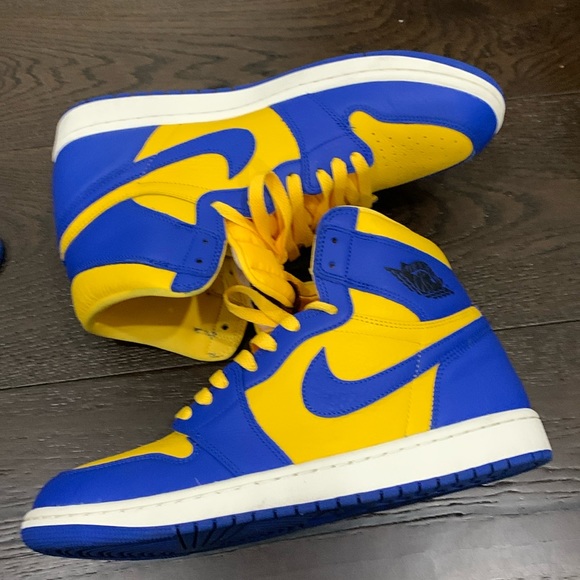 🔥Nike Jordan 1 Retro High OG Women’s 12.5 or 10 Men’s - Picture 7 of 10